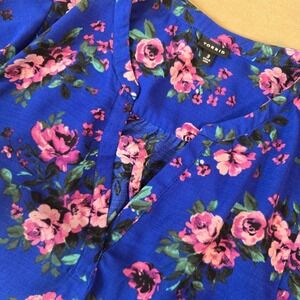 Torrid Women's Floral Print Tunic Top Blue & Pink Short Sleeve Size 3